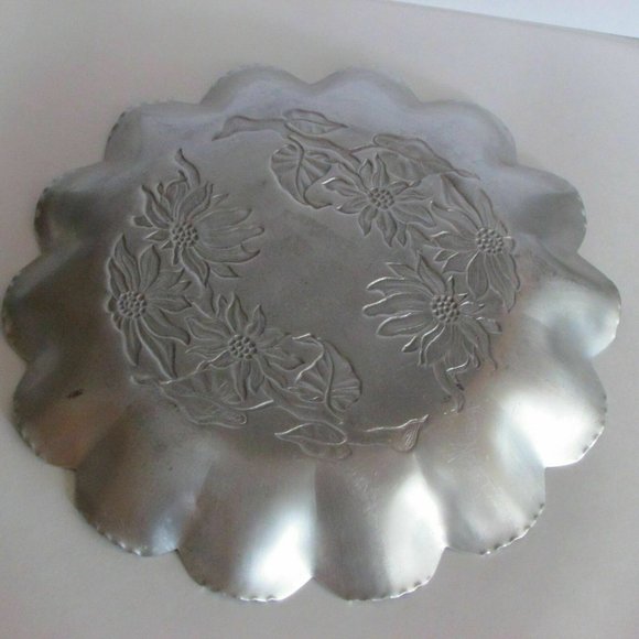 Round Aluminum Tray Shallow Bowl FABER & SLEVIN Poinsettia Flowers Mid-century - Picture 6 of 8